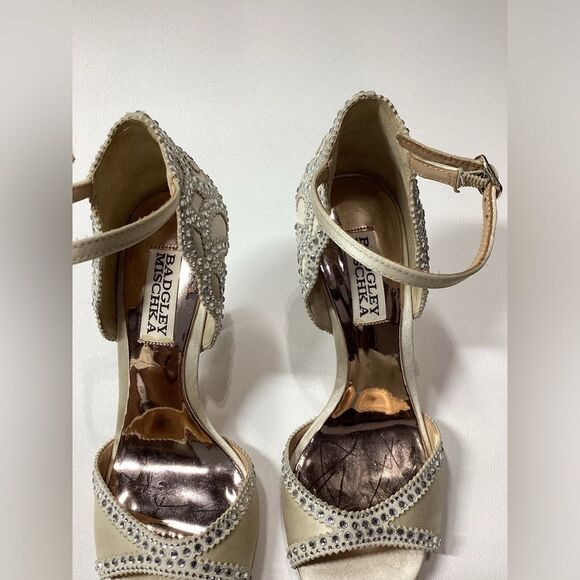 Badgley Mischka beige Roxy Ankle Strap Rhinestone Kelly Wedding sandal Size 6 - Picture 3 of 16